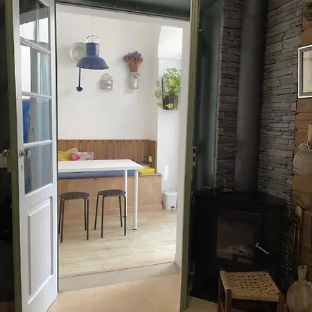 The Ricky Gervais Apartament